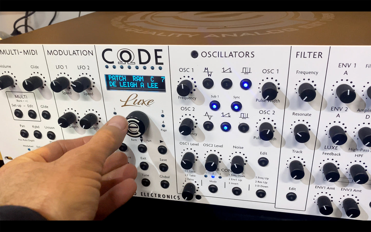 CODE LUXE 4 VOICE